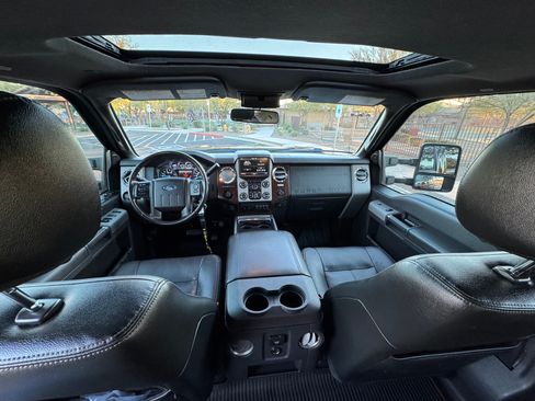 Used 2016 Ford F250 Lariat w/ Lariat Ultimate Package image 16