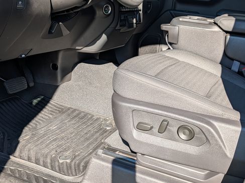 Used 2024 Chevrolet Silverado 1500 Custom image 19