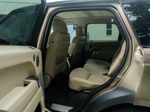 Used 2014 Land Rover Range Rover Sport HSE image 11