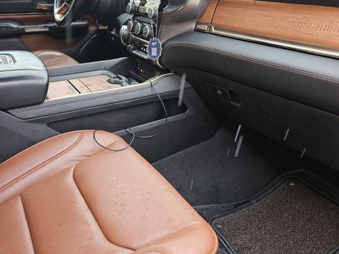 Used 2019 RAM 1500 Laramie Longhorn image 17