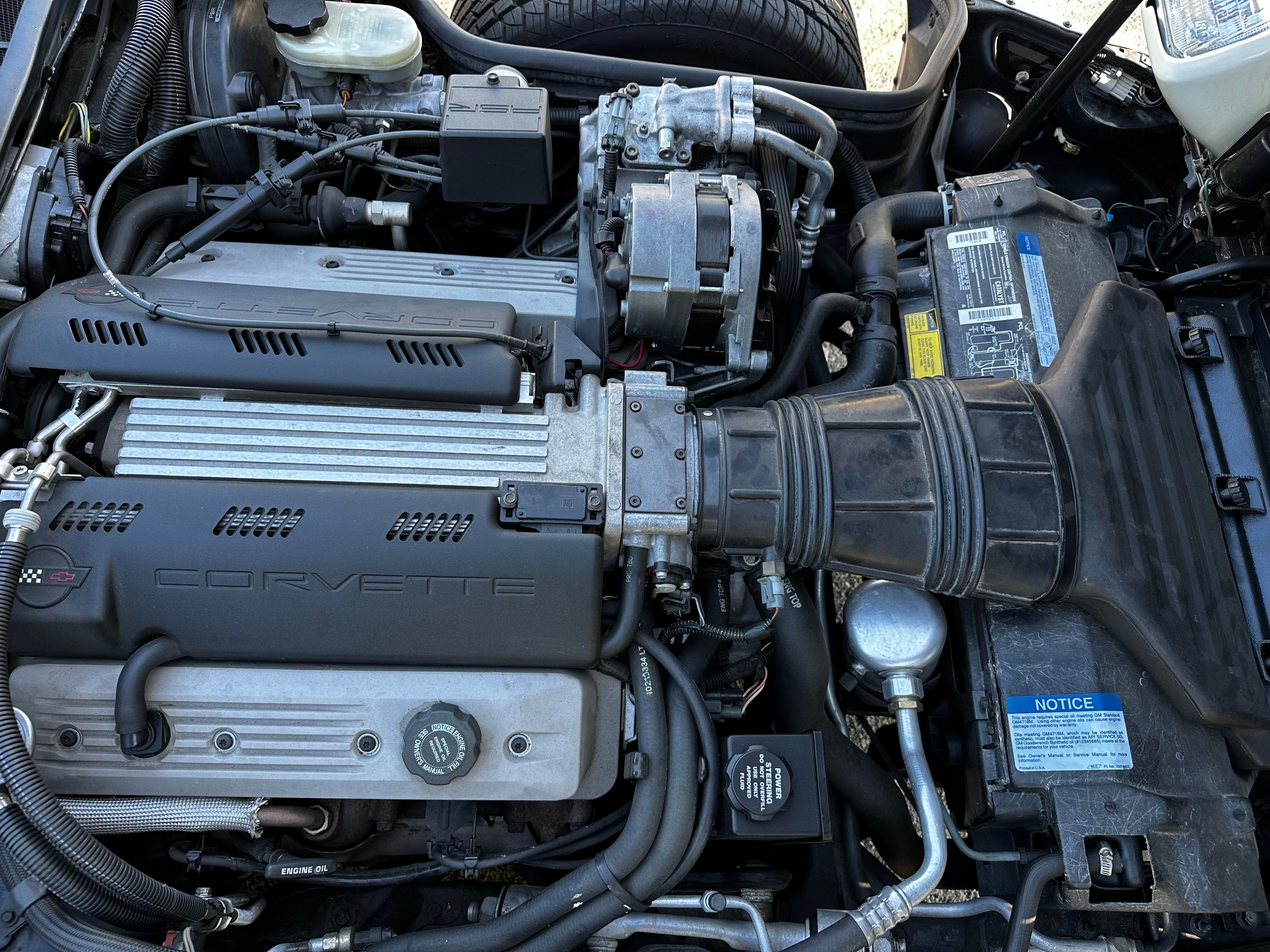 Used 1992 Chevrolet Corvette Convertible RWD image 12