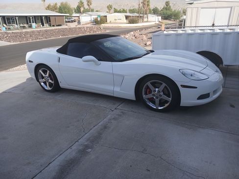 Used 2007 Chevrolet Corvette Convertible w/ Preferred Equipment Group RWD image 2
