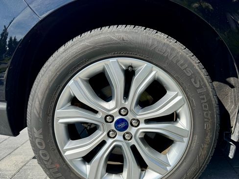 Used 2020 Ford Edge Titanium w/ Equipment Group 301A image 22