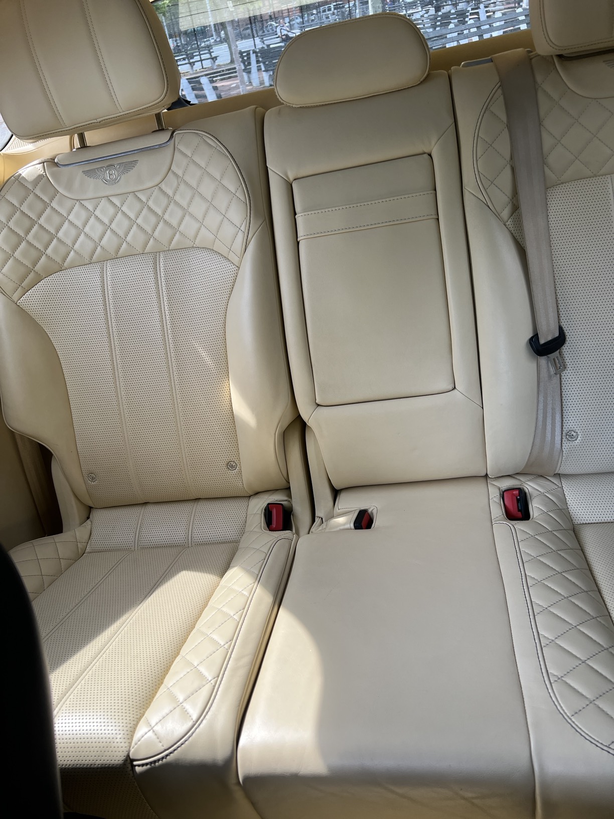 Used 2017 Bentley Bentayga AWD/4WD image 9