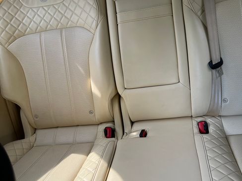Used 2017 Bentley Bentayga AWD/4WD image 9