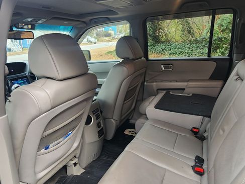 Used 2010 Honda Pilot EX-L image 10