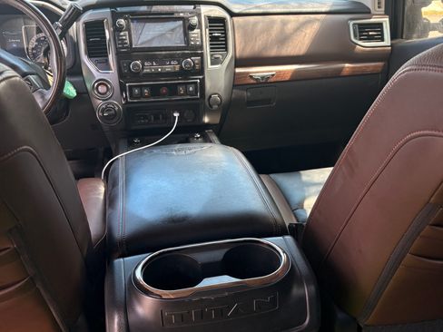 Used 2017 Nissan Titan Platinum Reserve AWD/4WD image 10
