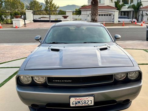 Used 2012 Dodge Challenger SXT image 5