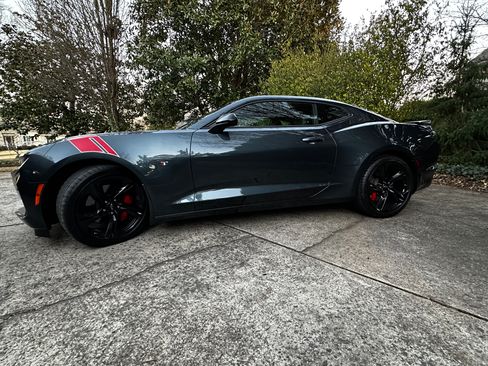 Used 2022 Chevrolet Camaro SS image 9