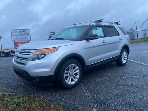Used 2012 Ford Explorer XLT image 4