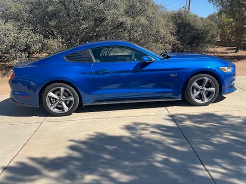 Used 2017 Ford Mustang GT Premium image 1