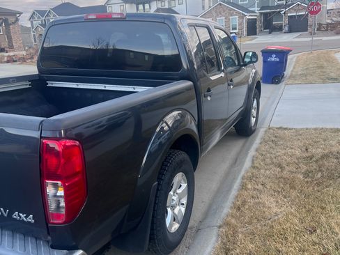 Used 2012 Nissan Frontier SV w/ SV Premium Utility Pkg image 2