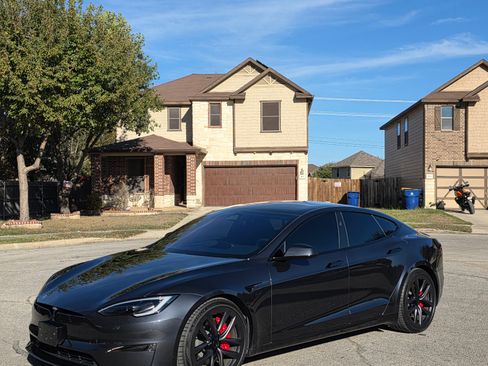 Used 2024 Tesla Model S Plaid image 1