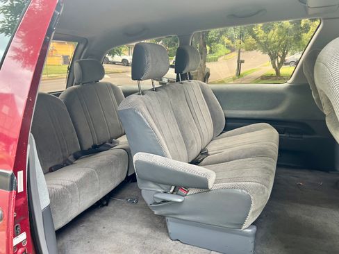 Used 1992 Toyota Previa LE image 6
