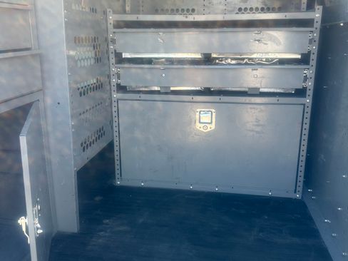 Used 2014 Chevrolet Express 2500 RWD image 9