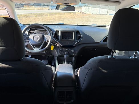 Used 2019 Jeep Cherokee Latitude w/ Popular Appearance Group image 15