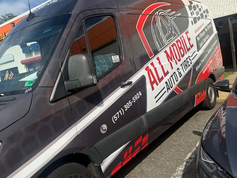 Used 2020 Mercedes-Benz Sprinter 2500 image 2