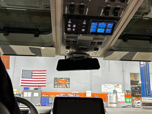 Used 2025 INEOS Grenadier image 16