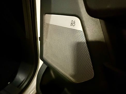 Used 2022 Ford F150 XLT w/ Equipment Group 302A High image 13