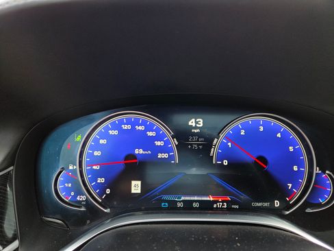 Used 2019 BMW 750i w/ Executive Package image 8