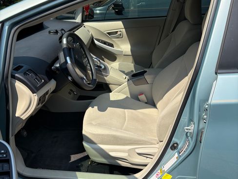 Used 2015 Toyota Prius Two FWD image 15