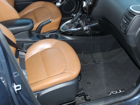 Used 2015 Kia Soul ! w/ Sun & Sound Package image 9