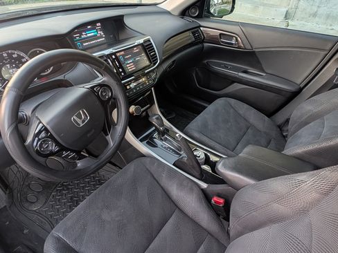 Used 2016 Honda Accord EX image 6