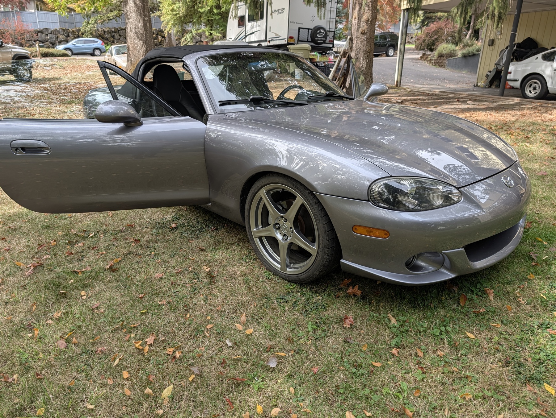 Used 2004 MAZDA MX-5 Miata MAZDASPEED RWD image 2