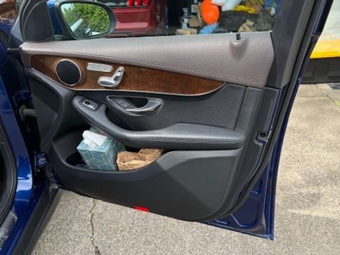 Used 2018 Mercedes-Benz GLC 300 4MATIC image 13