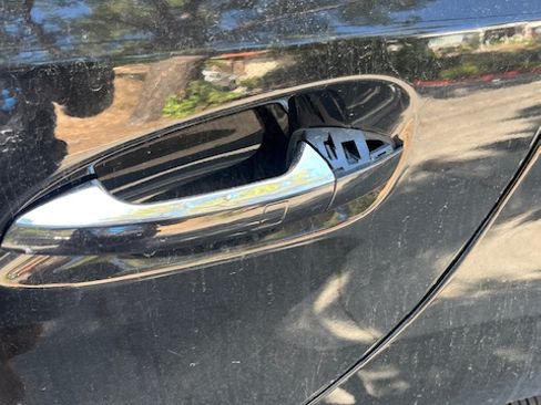 Used 2012 Mercedes-Benz ML 63 AMG 4MATIC image 9