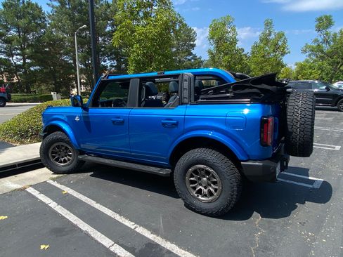 Used 2022 Ford Bronco Outer Banks image 9