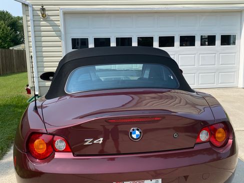 Used 2004 BMW Z4 2.5i RWD image 8