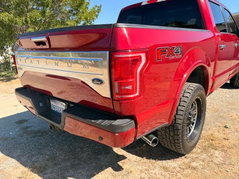 Used 2015 Ford F150 Platinum w/ Equipment Group 701A Luxury AWD/4WD image 11