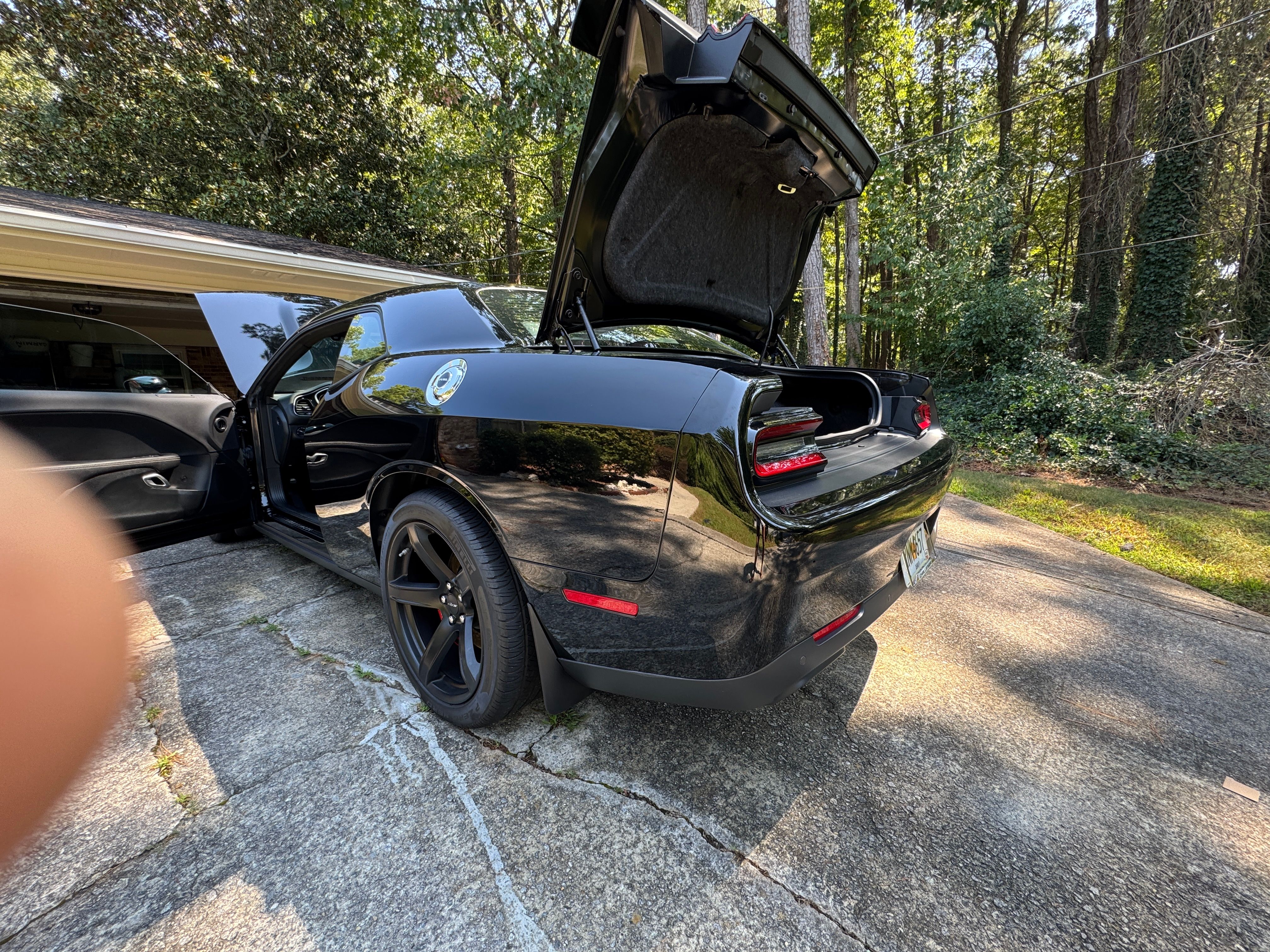 Used 2018 Dodge Challenger SRT RWD image 8