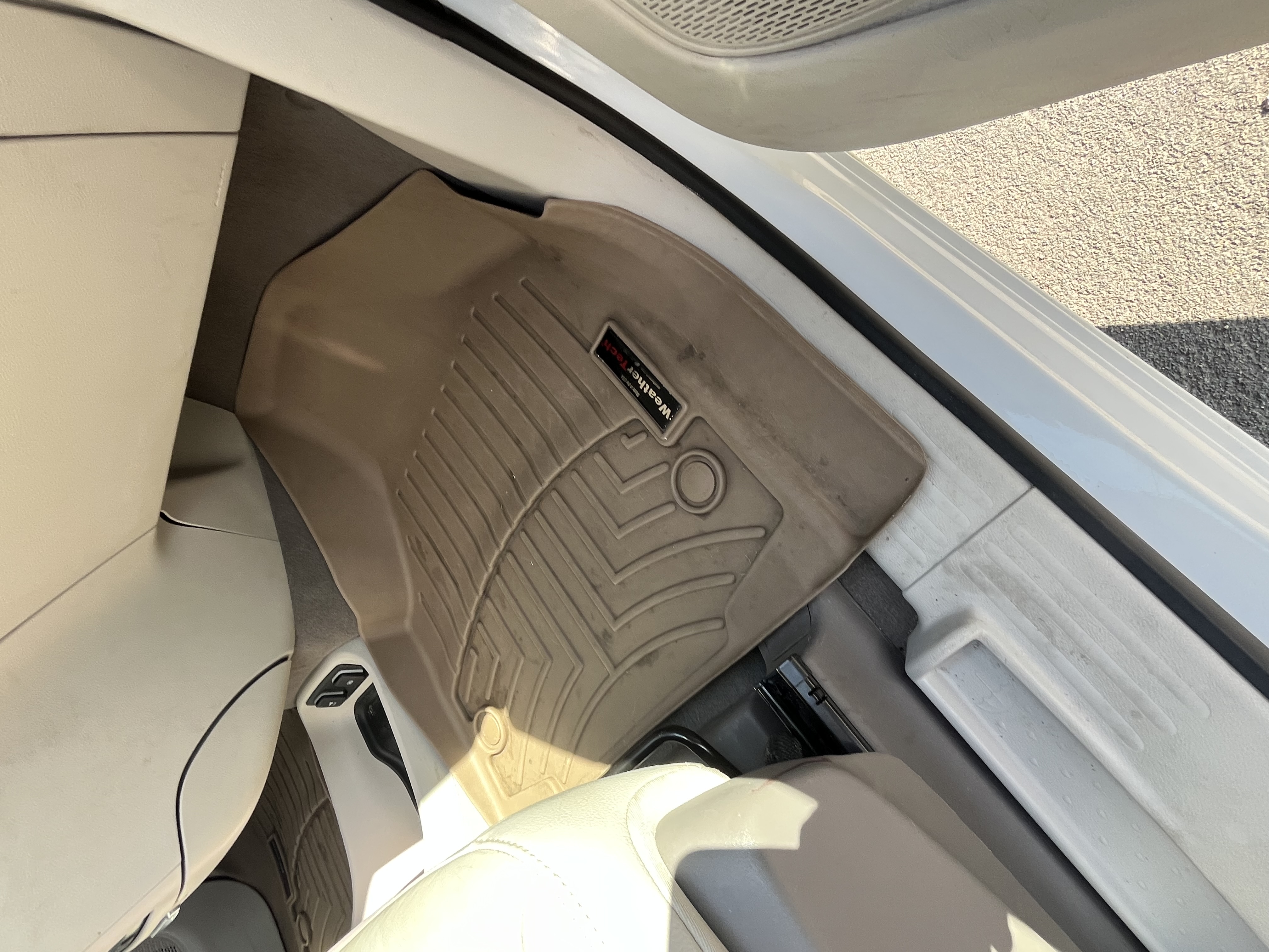 Used 2021 Chrysler Pacifica Touring-L w/ Uconnect Theater Family Group AWD/4WD image 27