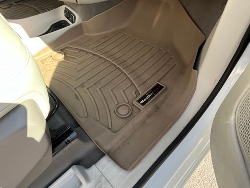 Used 2021 Chrysler Pacifica Touring-L w/ Uconnect Theater Family Group AWD/4WD image 27