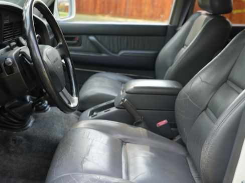 Used 1993 Toyota Land Cruiser image 25