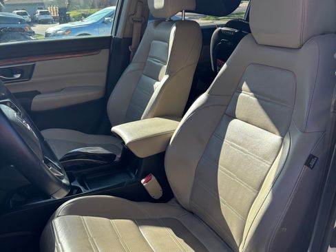 Used 2018 Honda CR-V Touring image 17