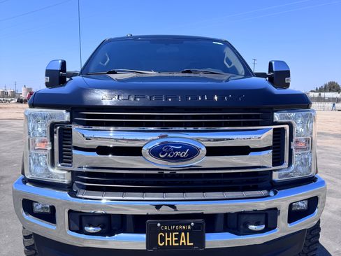 Used 2017 Ford F350 XLT w/ XLT Premium Package AWD/4WD image 4