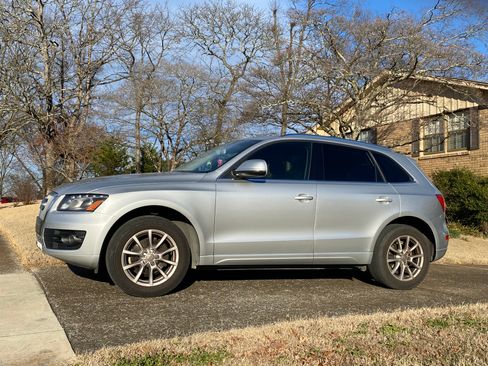 Used 2011 Audi Q5 2.0T Premium Plus w/ Premium Plus Pkg image 10