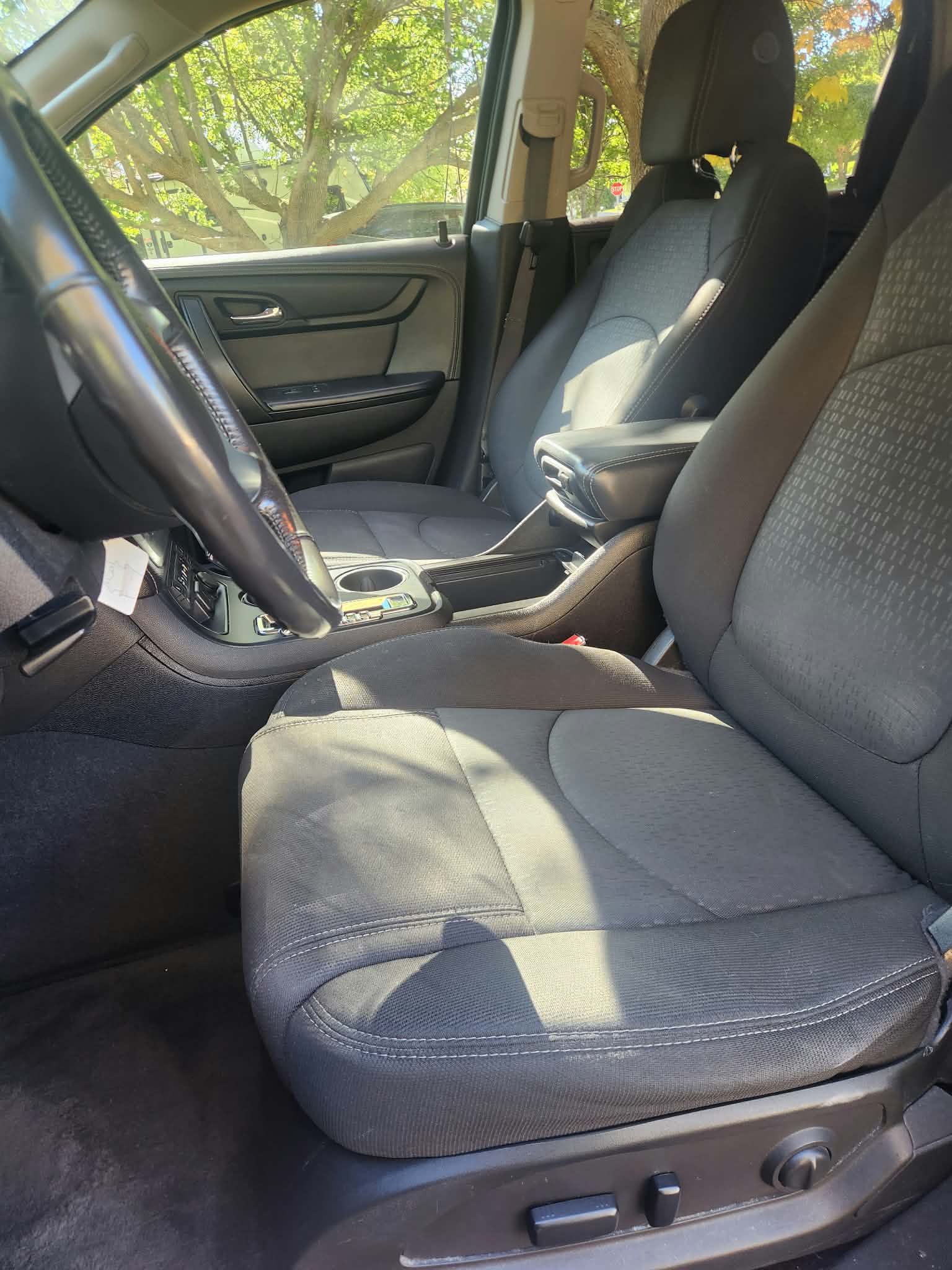 Used 2015 GMC Acadia SLE AWD/4WD image 4