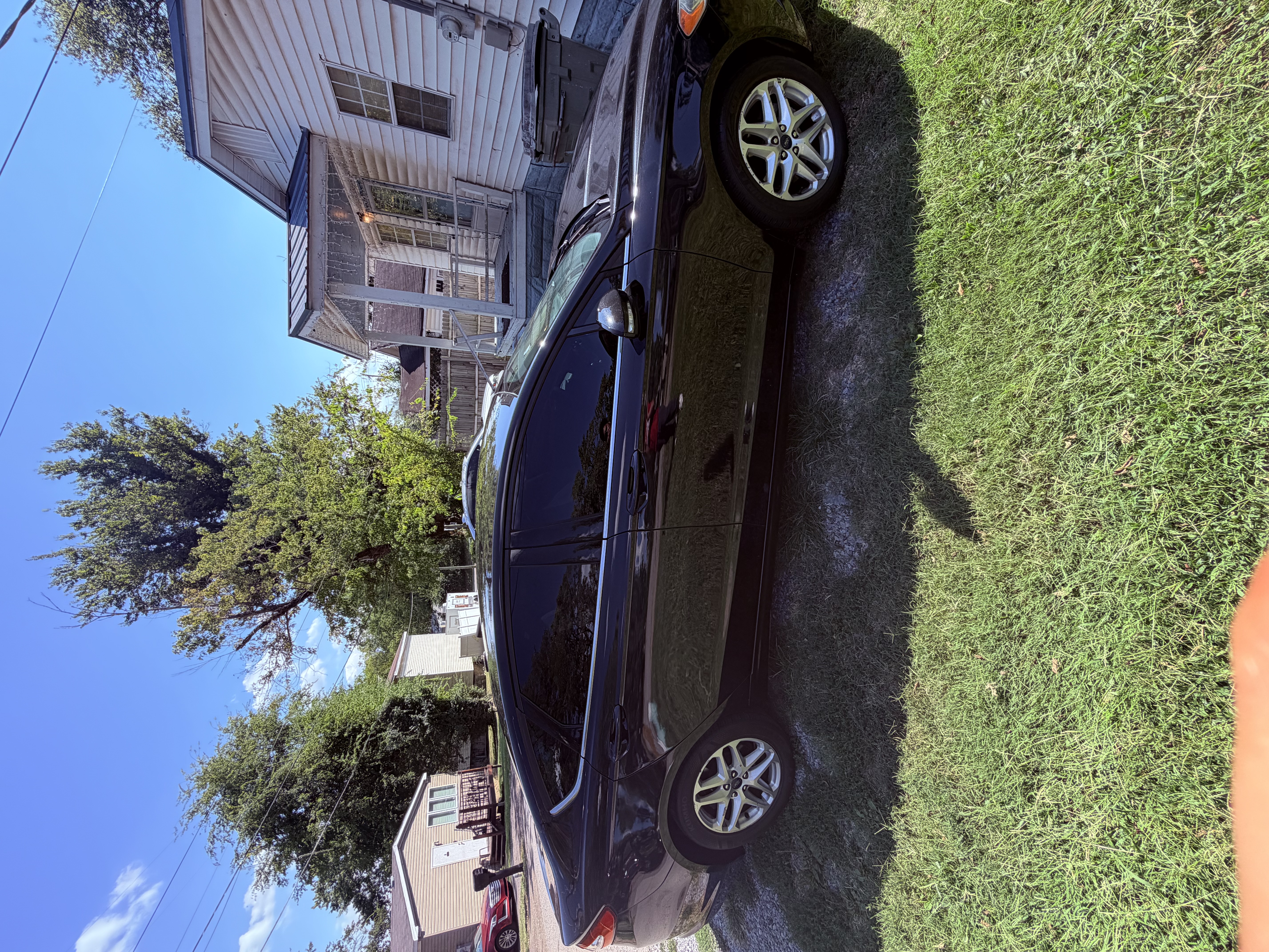 Used 2015 Ford Fusion SE FWD image 4