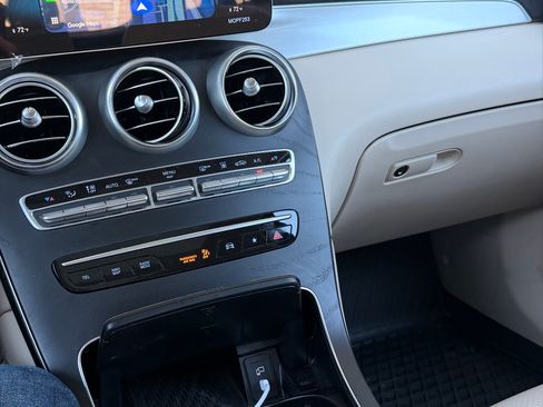 Used 2020 Mercedes-Benz GLC 350e 4MATIC image 10
