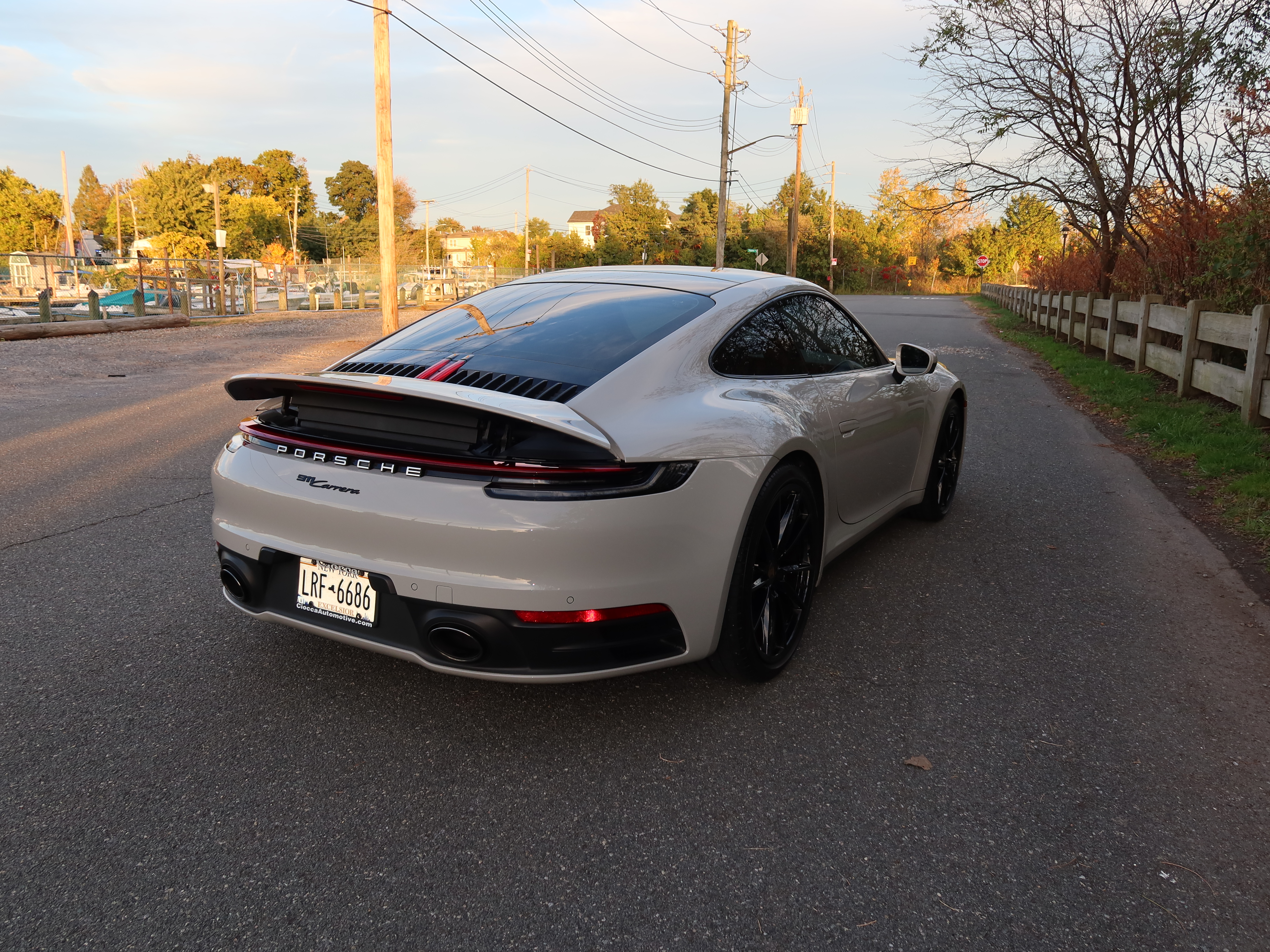 Used 2022 Porsche 911 Carrera image 6