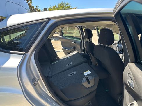 Used 2018 Ford Focus SE image 20