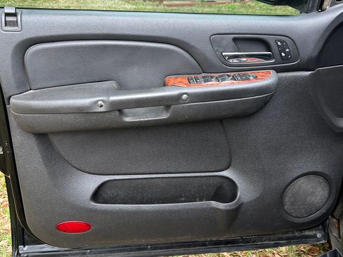 Used 2008 Chevrolet Avalanche LTZ w/ LTZ Preferred Equipment Group image 14