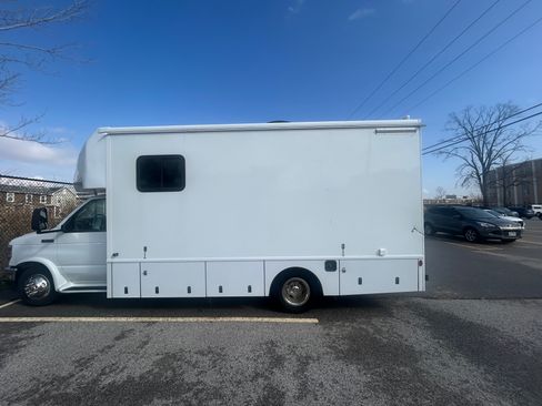 Used 2024 Ford E-450 and Econoline 450 Super Duty w/ Motorhome Prep Package image 2