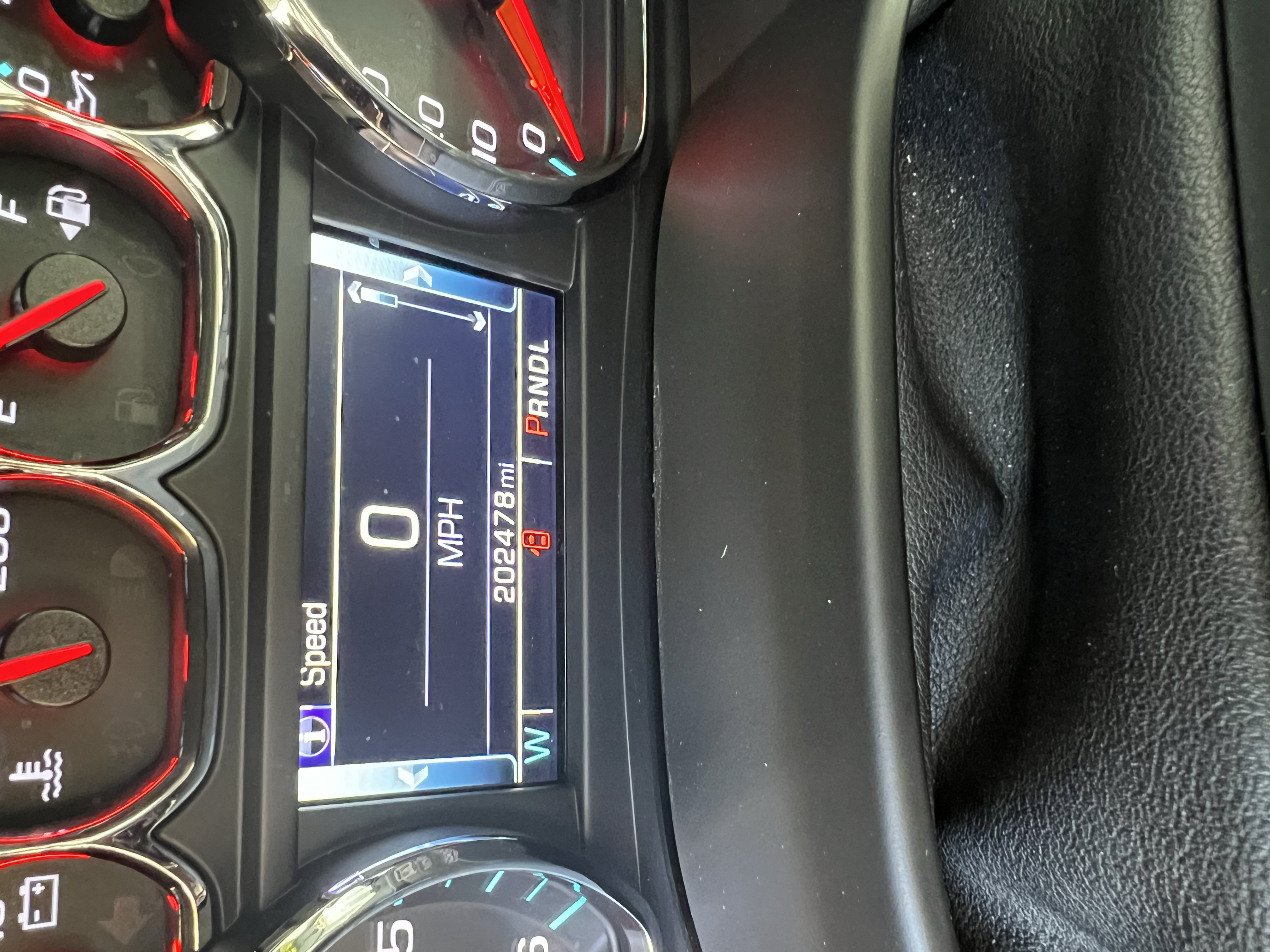Used 2019 Chevrolet Suburban LT w/ Luxury Package RWD image 11