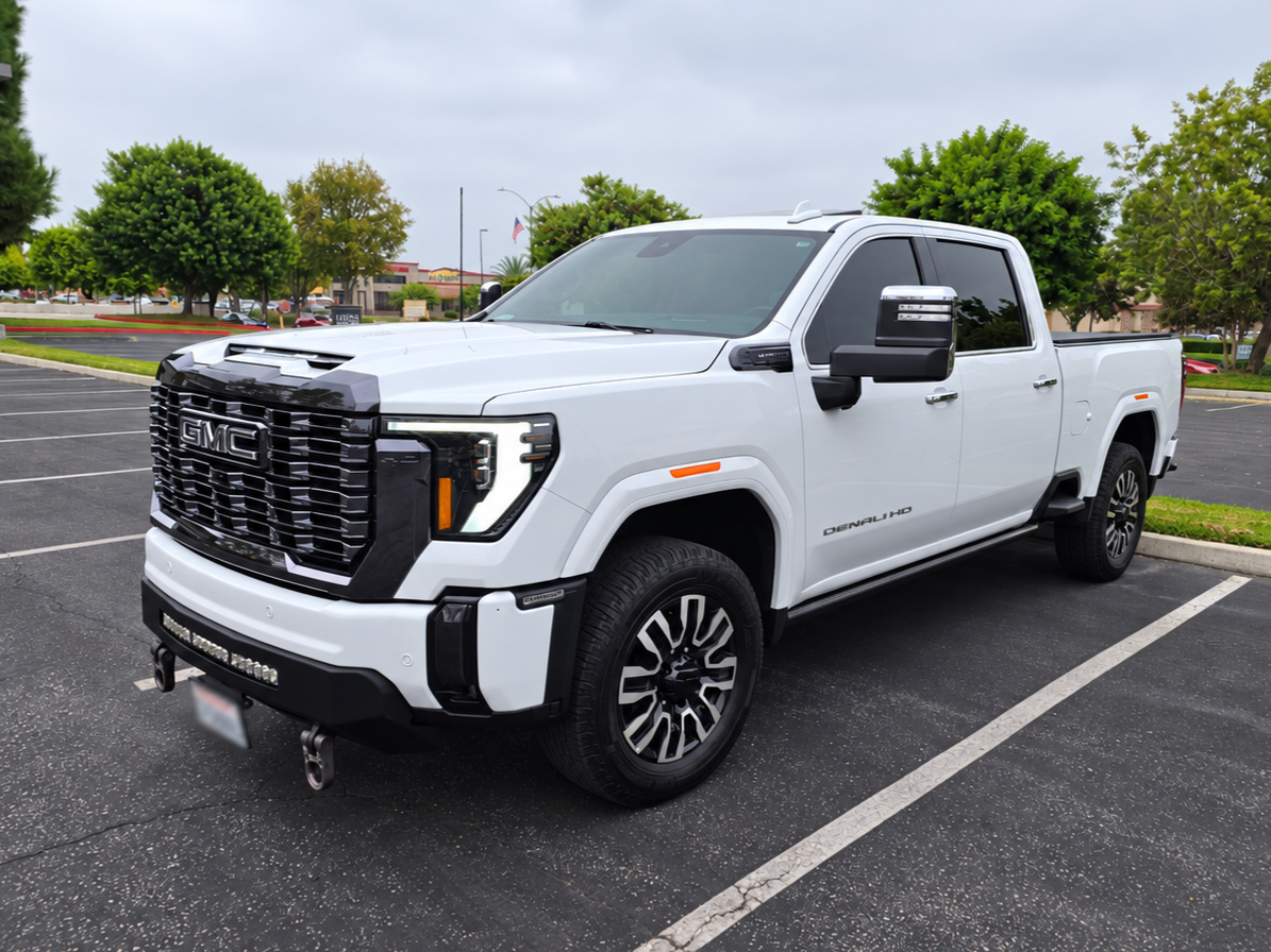 Used 2024 GMC Sierra 2500 Denali Ultimate AWD/4WD image 1