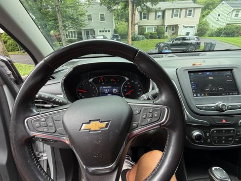 Used 2019 Chevrolet Equinox LT AWD/4WD image 11